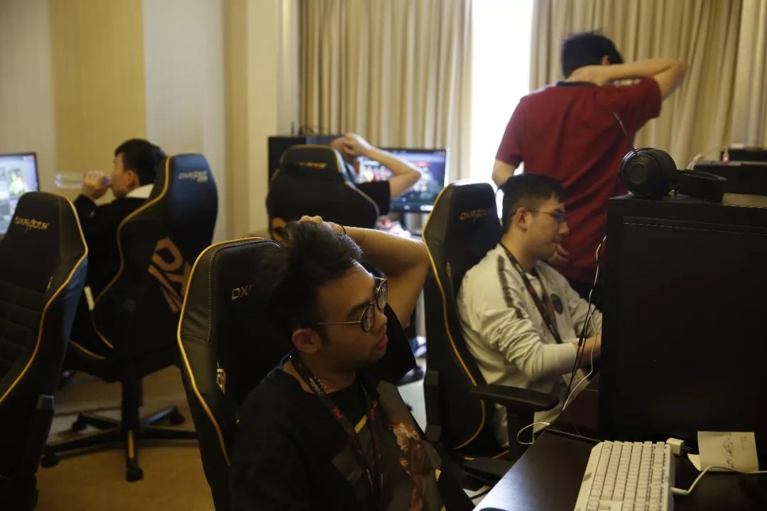 恭喜武汉eStarPro获得王者荣耀挑战者杯总决赛总冠军